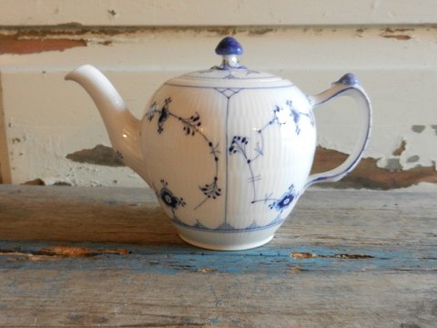 Royal Copenhagen Musselmalet riflet te kande no. 258
