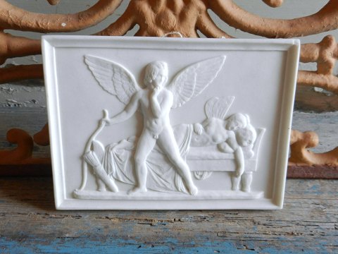 B&G bisquit plakette, Amor og Psyche