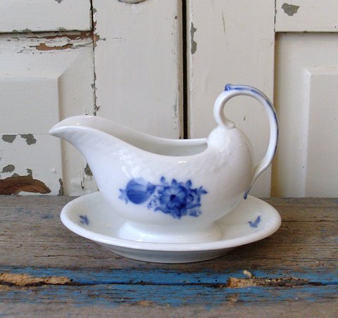 Royal Copenhagen Flettet Blå Blomst sjælden lille saucekande på fast fod no. 8068
