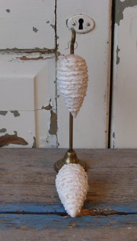 Gammelt julepyntgamle vat kogler