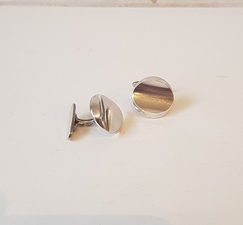 Nanna Ditzel for Georg Jensen - cufflinks in sterling silver no. 107