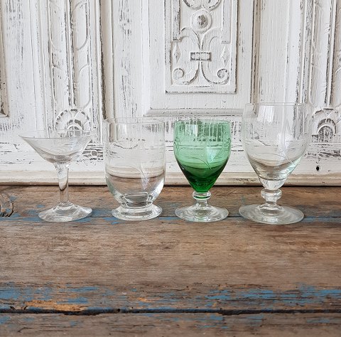 Bygholm glas.likør - vand - hvidvin - rødvin.