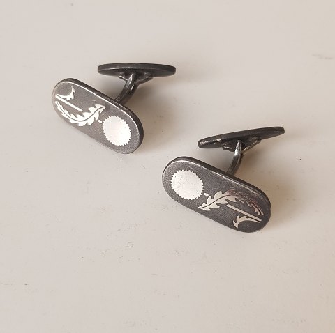 Arno Malinowski for Georg Jensen, manchetknapper i sødmalm og sølv no. 5007 fra 1940érne