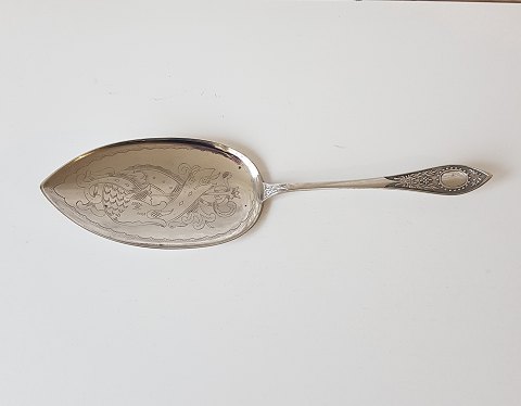 1800s serving spade in silver