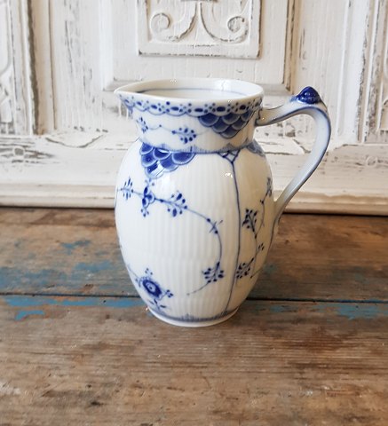 Royal Copenhagen Musselmalet halvblonde lille mælkekandeNo. 561
