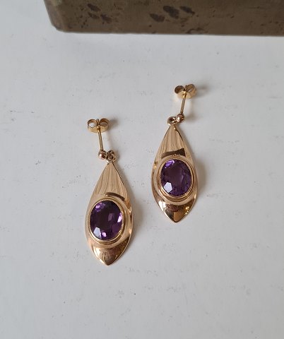 Pair of vintage earrings in 14 kt gold with amethyst