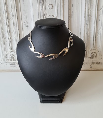 Vintage silver necklace in modern design