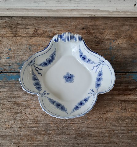 B&G Empire dish no. 42