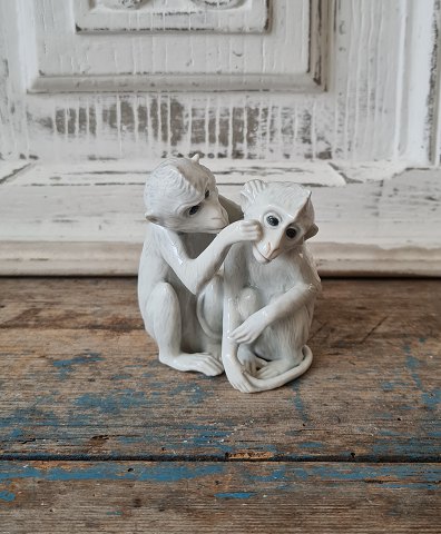 B&G Figur - Art Nouveau Figur forestillende to aber no. 1524 - tidlige stempler før år 1900