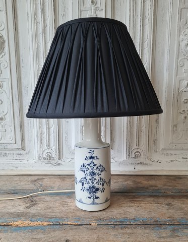 Royal Copenhagen Blue Fluted table lamp no. 1496