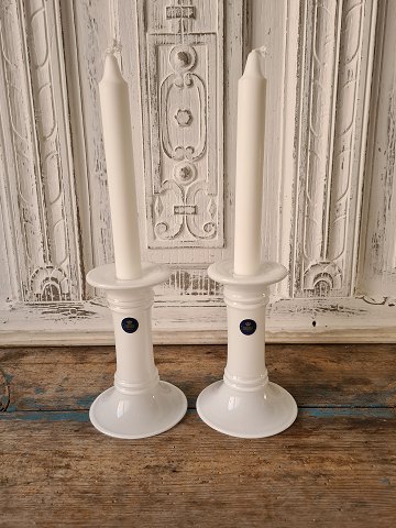 Holmegaard - Royal Copenhagen lysestager i hvidt mælkeglas af Michale Bang 15 cm.