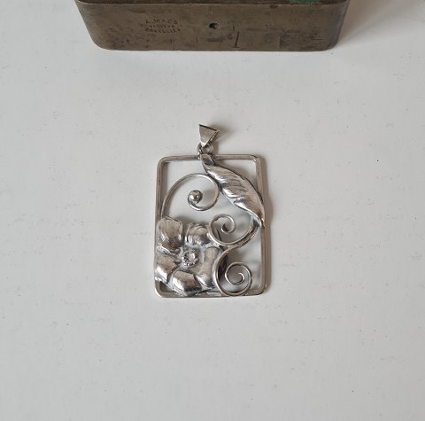 Pendant in silver
