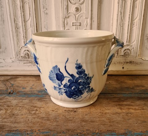 Royal Copenhagen Blue Flower flower wine cooler no. 689
