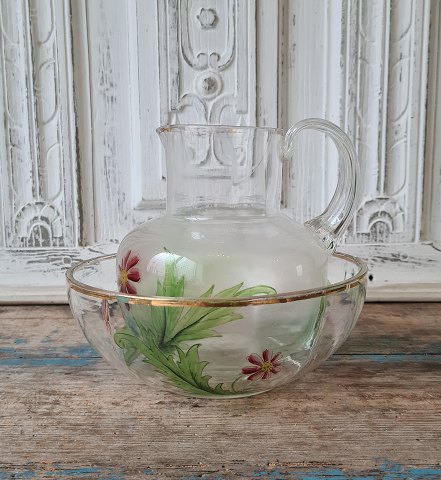 Strawberry set consisting of bowl and jug with hand-painted enamel decoration and gilded edge no. 660/355 Fyens Glasvork approx. 1901