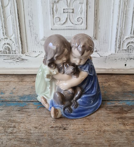 Royal Copenhagen figur - pige & dreng med gravhundehvalp No. 707