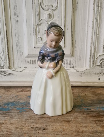 Royal Copenhagen figure - Amager girl no. 1251