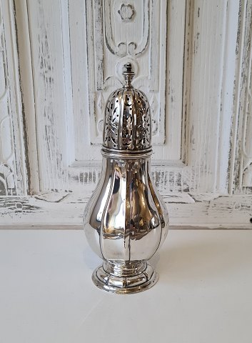 Sugar shaker in silver by Peter Olsen Norman - Randers produced between 1747-61