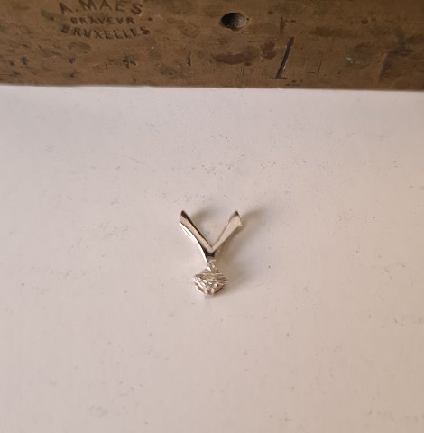 Pendant in 14 kt white gold with small brilliant-cut diamond
