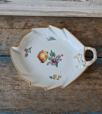 Royal Copenhagen Let Saksisk Blomst bladformet asiet No. 1599
