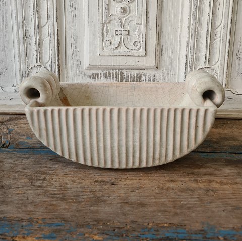 Michael Andersen fluted bowl with handles in cream-colored crackle glaze
