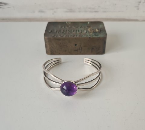 N.E.From vintage bangle in sterling silver with large amethyst