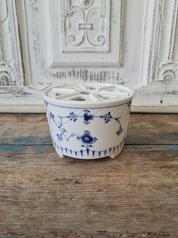 B&G Blue fluted tea heater no. 237