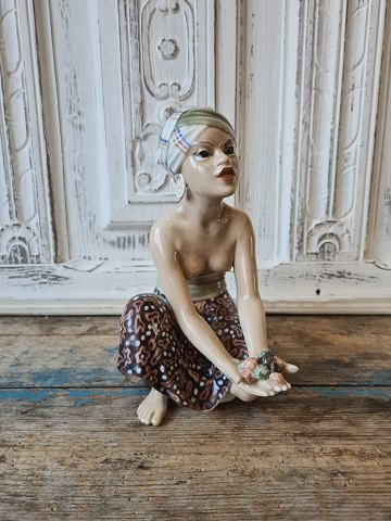 Dahl Jensen figure - oriental fruit seller no. 1238