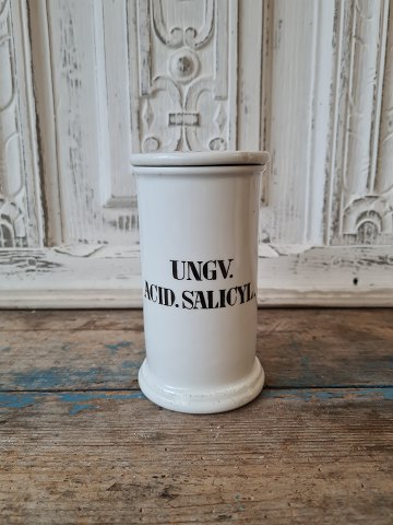 Royal Copenhagen pharmasy jar in white porcelain with black writing Produced between 1850-98
