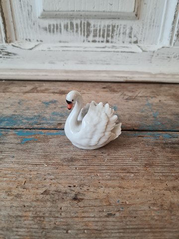 Royal Copenhagen figure - Swan from 2006 no. 302