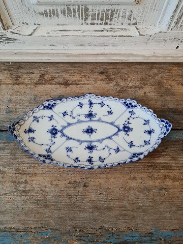 Royal Copenhagen Blue fluted full lace tray no. 1115