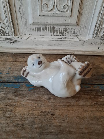 Royal Copenhagen Figure, Polar bears young No. 537