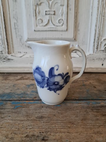 Royal Copenhagen Blå Blomst Flettet lille mælkekande no. 8027
