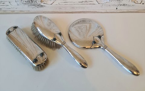 Art Nouveau toilet set by Emil Hansen - Odense. The set is produced in silver adorned with green stones - presumably chrysoprase