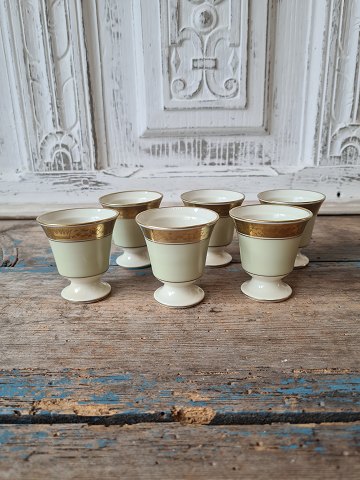 Royal Copenhagen Dagmar æggebæger no. 9728