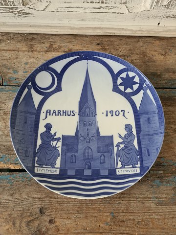 Royal Copenhagen large commemorative plaque on the occasion of the restoration of Århus Cathedral 1907 - 28 cm.