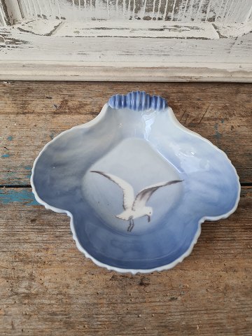 B&G Seagull without gold edge bowl No. 42