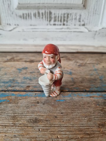 Royal Copenhagen Pixie nisse med kræmmerhus No. 762