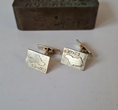 Pair of vintage cufflinks in gold-plated sterling silver decorated with Greenland and logo DAC
