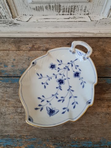 B&G Butterfly Kipling with gold edge leaf-shaped dish