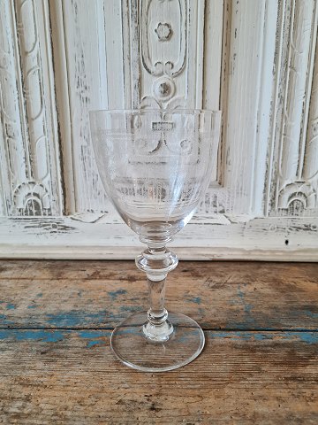 Stort pokal glas med ætset mønster 19,5 cm.