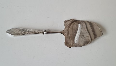 Empire cheese grater in silver and steel