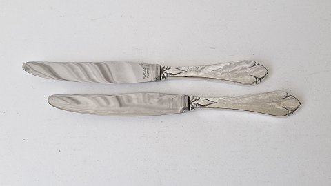 Freja dinner knife in silver and steel