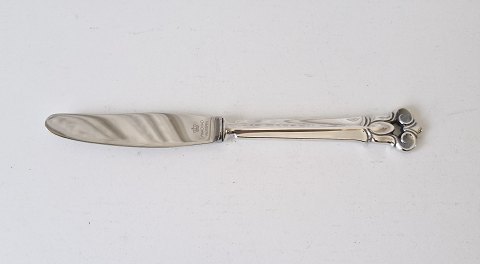 Monica dinner knife in silver and steel
