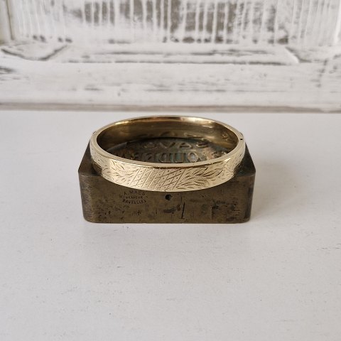 Beautiful vintage bangle in 8 kt gold by Christian Veilskov