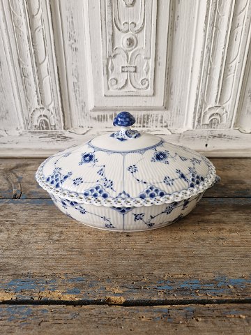 Royal Copenhagen Musselmalet helblonde lågfad no. 1129