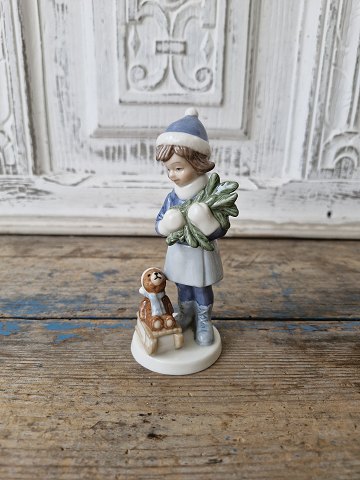 Royal Copenhagen Års julefigur 2002 Pige med bamse no. 033