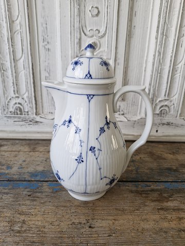 Royal Copenhagen Musselmalet riflet sjælden kaffekande 1850-98