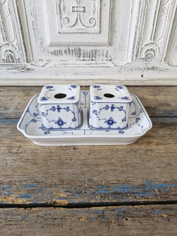 Royal Copenhagen Musselmalet riflet skrivetøj med to blækhuse no. 127