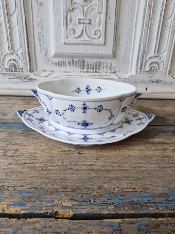Royal Copenhagen Musselmalet riflet sauceskål uden låg no. 207