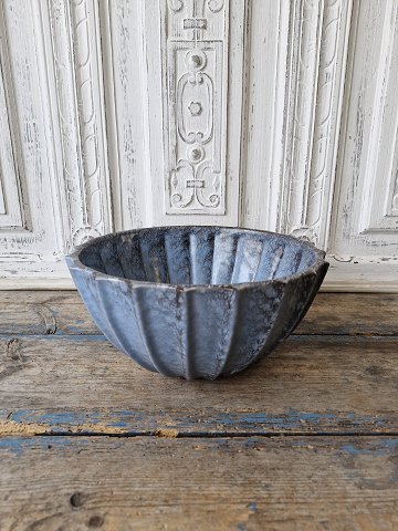 Michael Andersen large fluted bowl with beautiful blue glaze no. 4569
